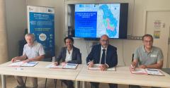 Sandrine Rocard, Philippe Pinon-Guerin, Joël Agnus et Michel Rémond signent le contrat de territoire